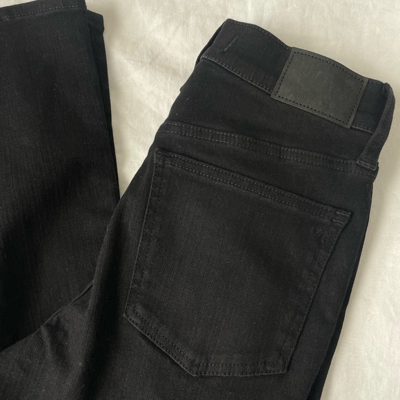 Madewell tall kick out crop jeans in black rinse wash - Picture 5 of 7